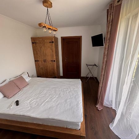Pensiunea Lili'S House Buchin Екстер'єр фото