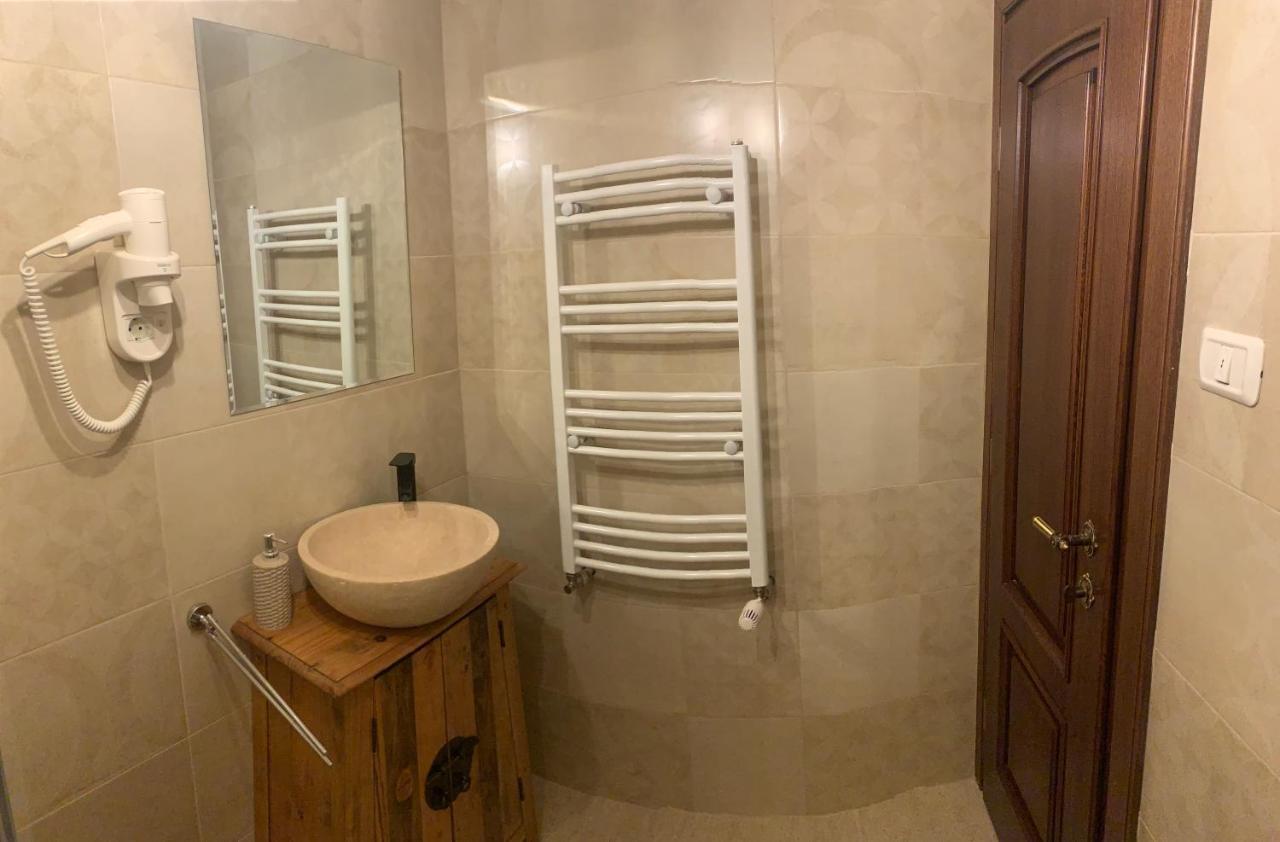 Pensiunea Lili'S House Buchin Екстер'єр фото