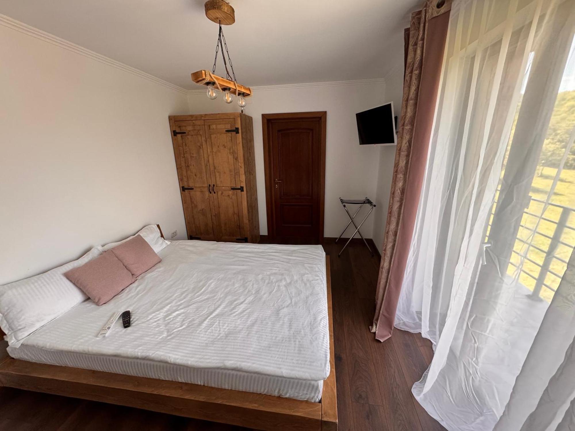 Pensiunea Lili'S House Buchin Екстер'єр фото